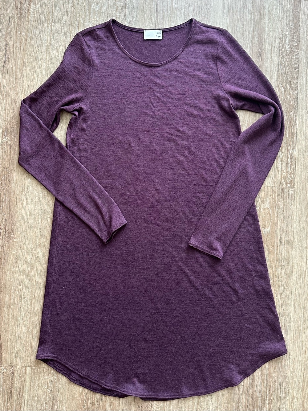 ARITZIA | WILFRED FREE | SZ M | LONG SLEEVE PURPLE SOFT KNIT DRESS | LIKE NEW